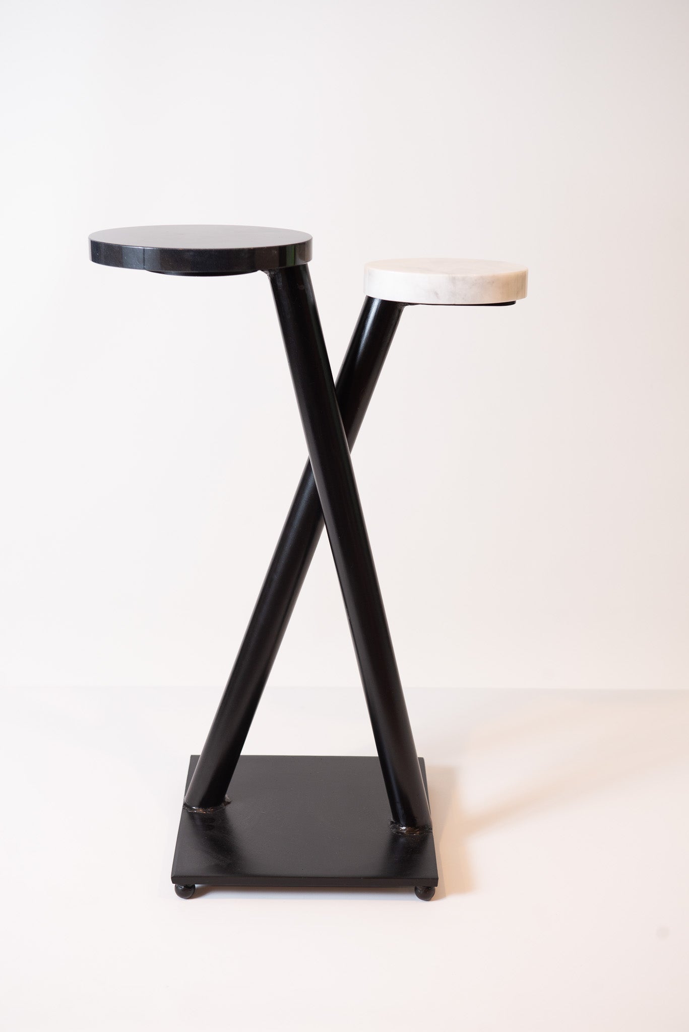 "X" Beverage Table / Pedestal